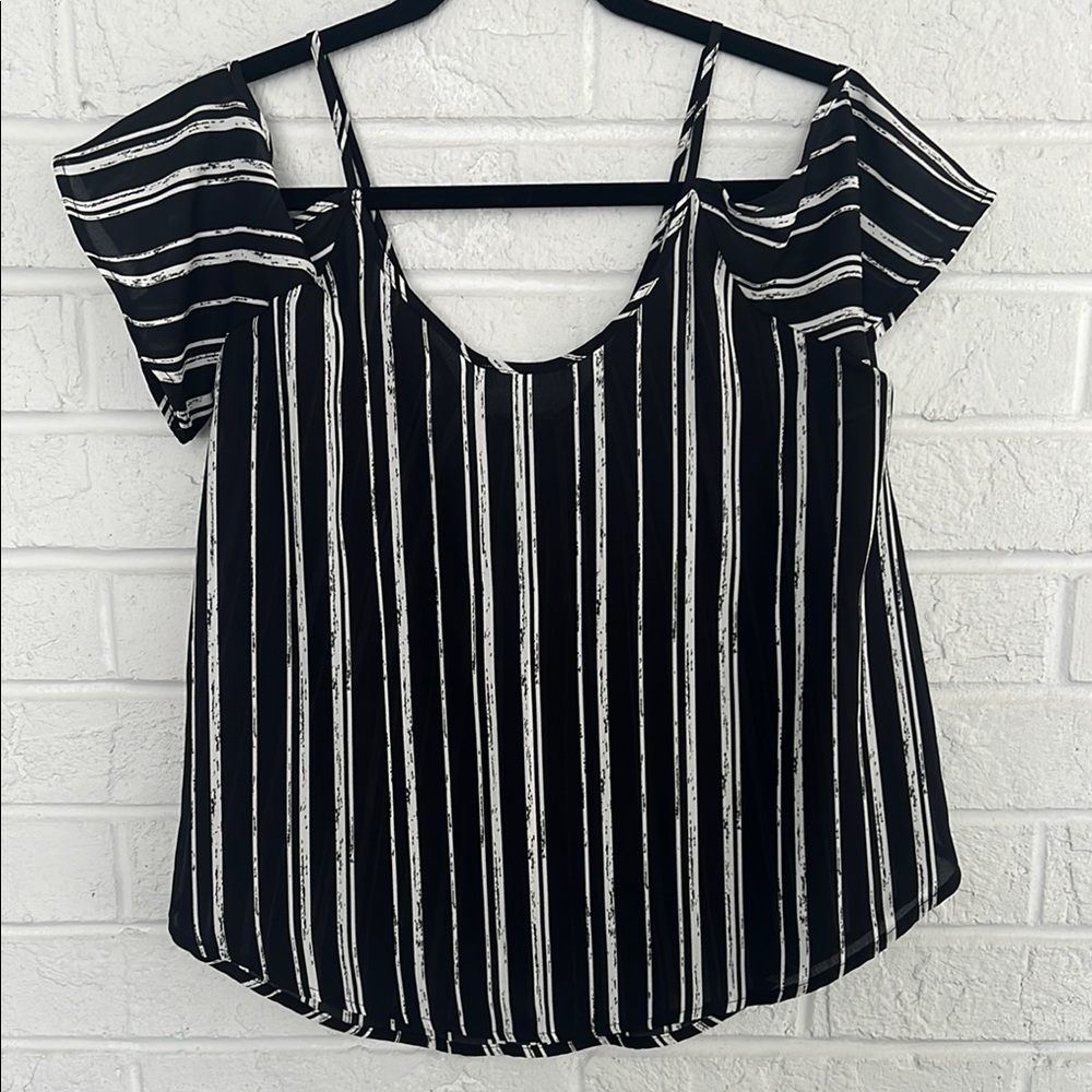 Lush Black and White Asymmetrical Cut Out Blouse - Picture 4 of 6